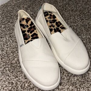 TOMS Women's Cream Slip-On Sneakers